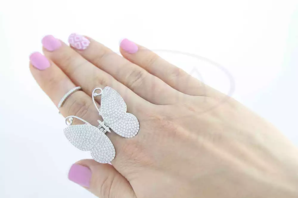 Срібна каблучка "Метелик" з цирконом фото 1