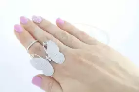 Срібна каблучка "Метелик" з цирконом