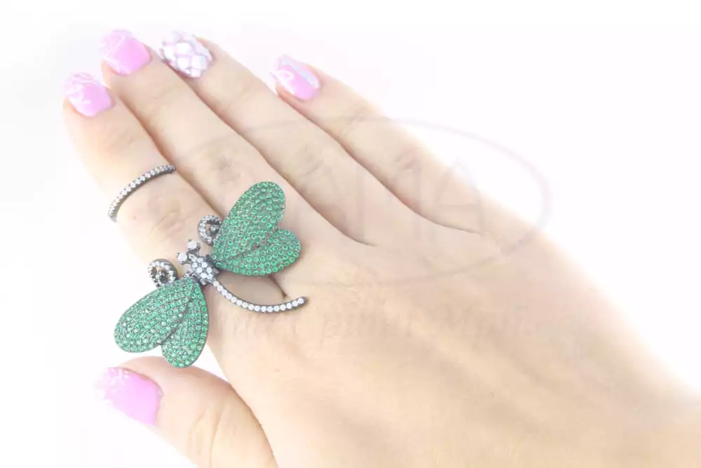 Каблучка срібна з "живими" крилами фото 1