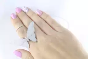 Срібна каблучка "Метелик" з цирконом