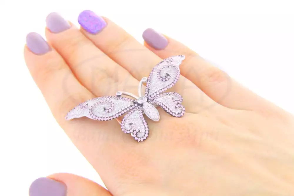 Срібна каблучка з цирконом фото 1