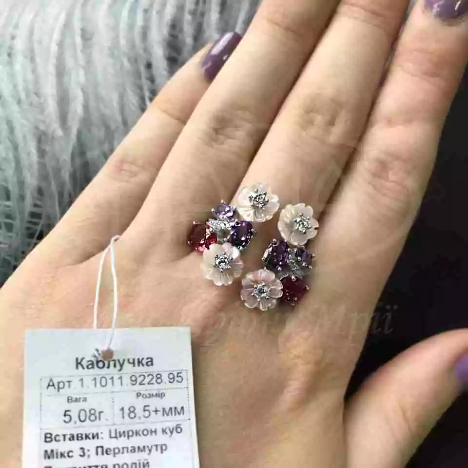 Срібна каблучка з перламутром фото 2