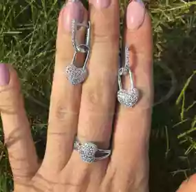 Срібна каблучка з Цирконом