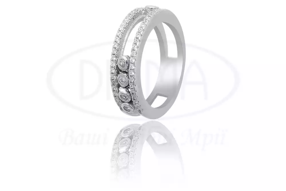 Каблучка срібна з цирконом фото 1