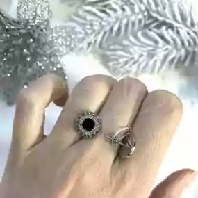 Срібні сережки з цирконом