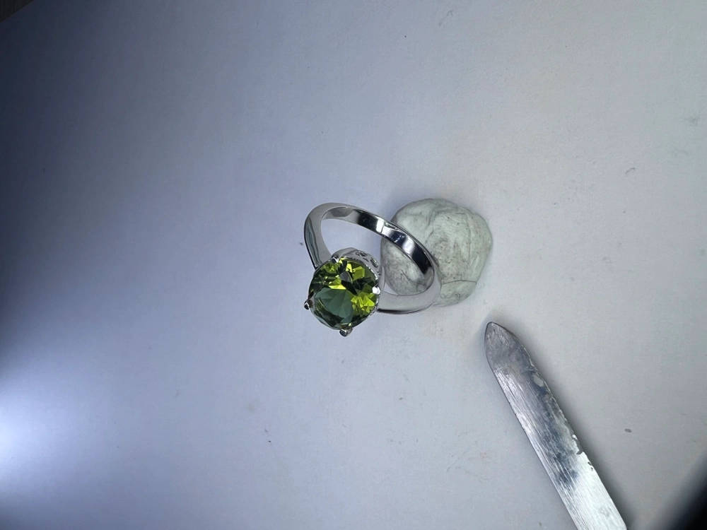 Каблучка срібна з Султанітом фото 1